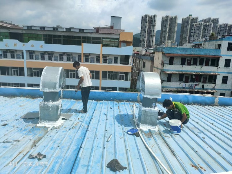 远安钢结构屋面涂料维修方法